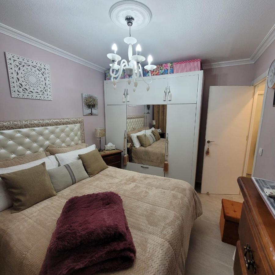 Shared Accommodation A Room With A View Of The Garden Sevilla Exterior foto